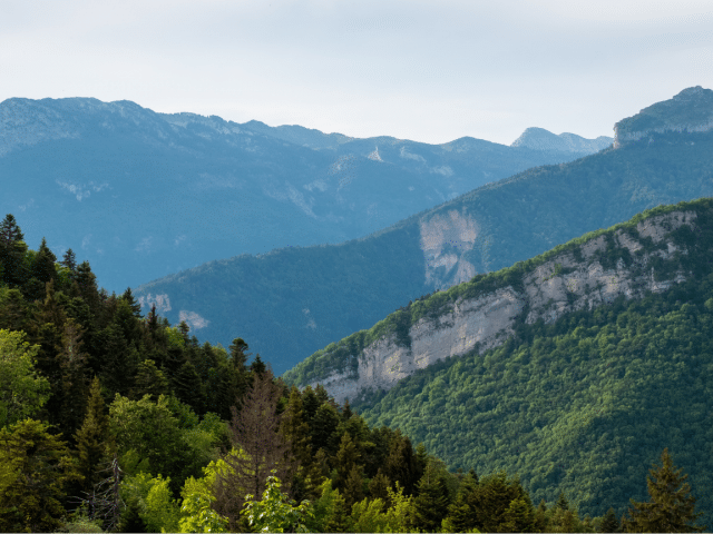 Massif de la Chartreuse 2 – LD Canva Massif de la Chartreuse 2 - LD Canva